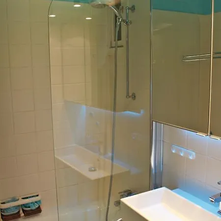 Apartmán One-bedroom With Sea View 04 *
